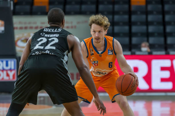 代的地位 代的地位